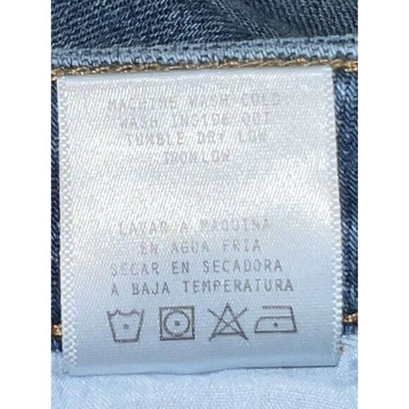 Cello High Rise Jeans With Back Slit Bootcut 5 Pocket Zipper Distressed  ￼Size 9 - Picture 6 of 6